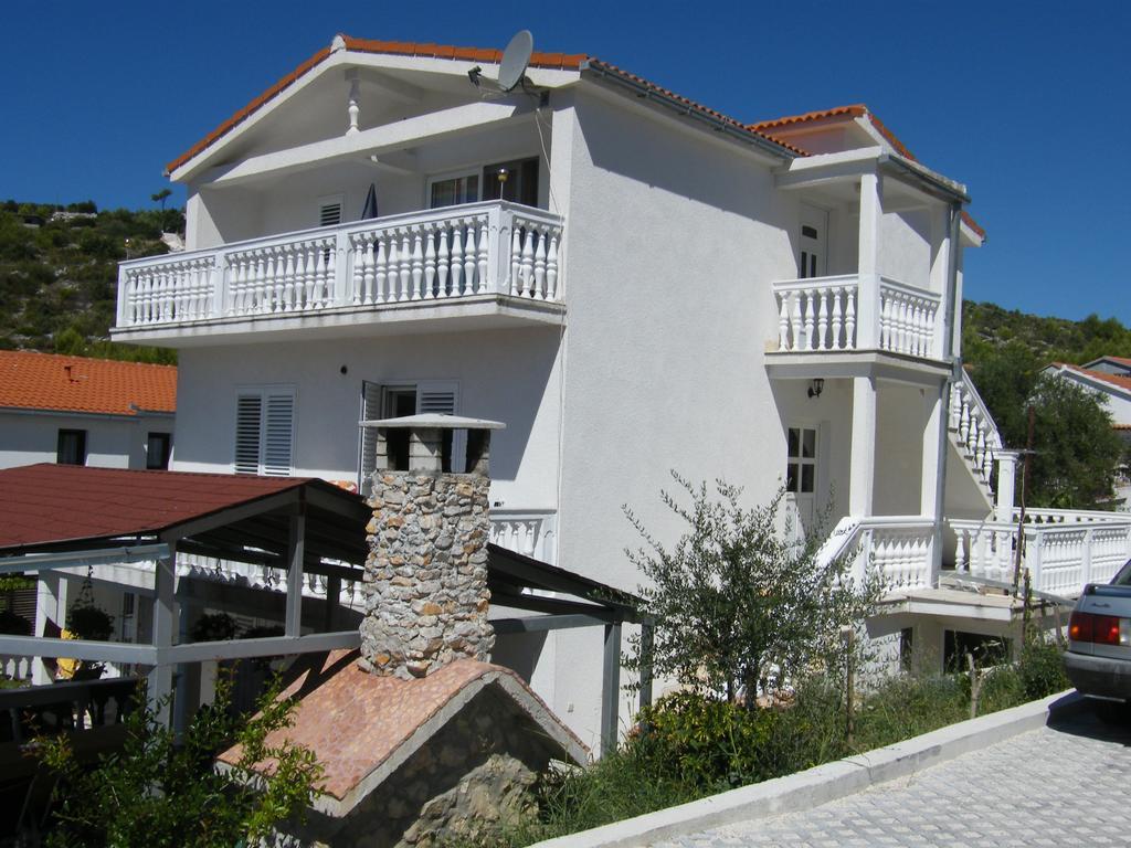 Apartments Zdenka Marina Bilik gambar